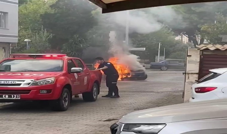 Milasta otomobil alev topuna döndü