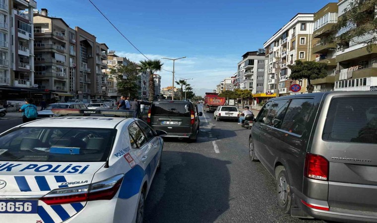 Milasta zincirleme trafik kazası: 1i çocuk 2 kişi yaralandı