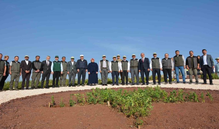 Milli Ağaçlandırma Gününde deprem şehitleri unutulmadı