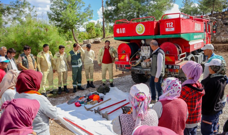 Muğlada kazı ekiplerine yangın söndürme eğitimi verildi