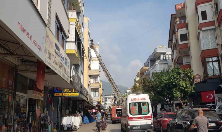 Ocakta unutulan yemek yangına neden oldu