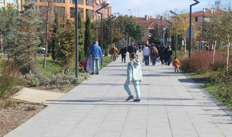 Okulların birinci ara tatil dönemi Millet Bahçesini şenlendirdi