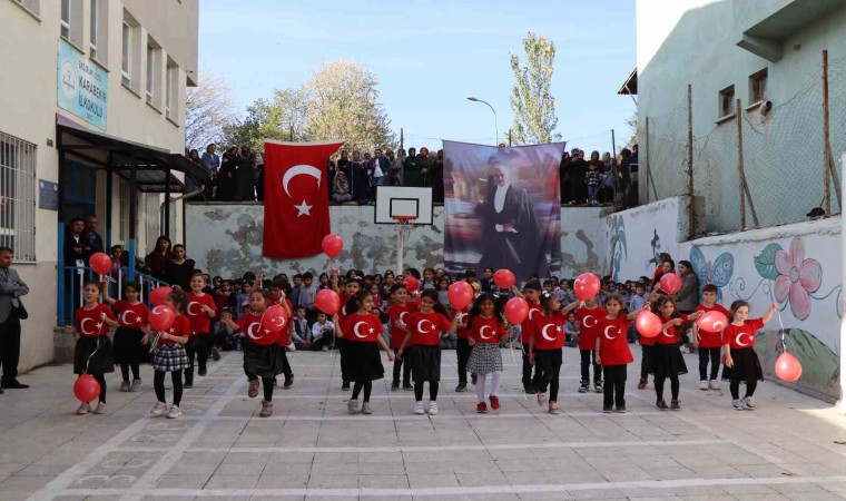 Oltuda 100. Yıl kutlama coşkusu devam ediyor