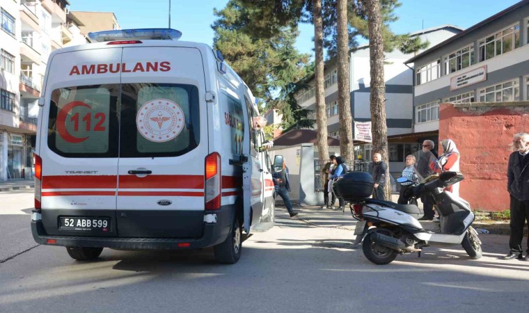 Orduda motosiklet otomobille çarpıştı: 1 yaralı