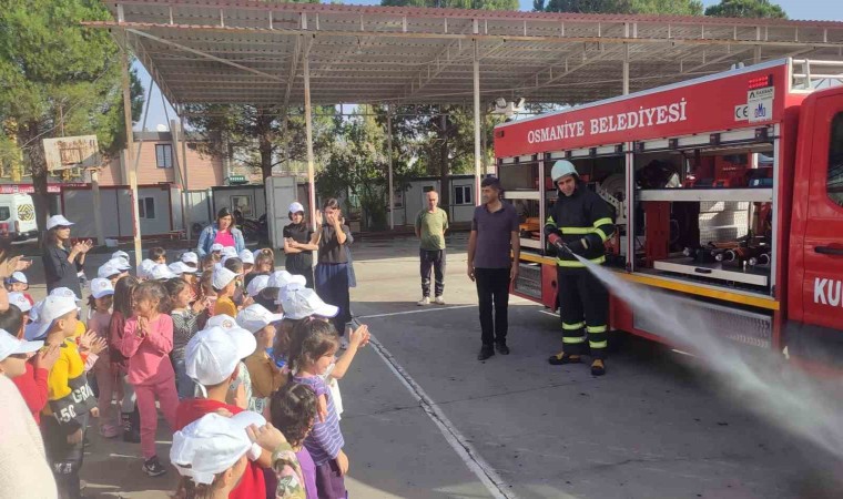 Osmaniyede minik öğrenciler itfaiye ile tanıştı