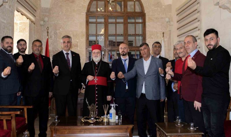 Osmanlı Ocakları Genel Başkanı Canpolattan Deyrulzafaran Manastırı Metropoliti Özmene ziyaret