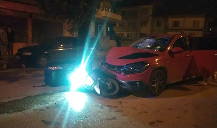 Otomobil ile motosiklet çarpıştı: 1 yaralı