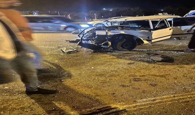 Otomobilin hurdaya döndüğü kaza kamerada