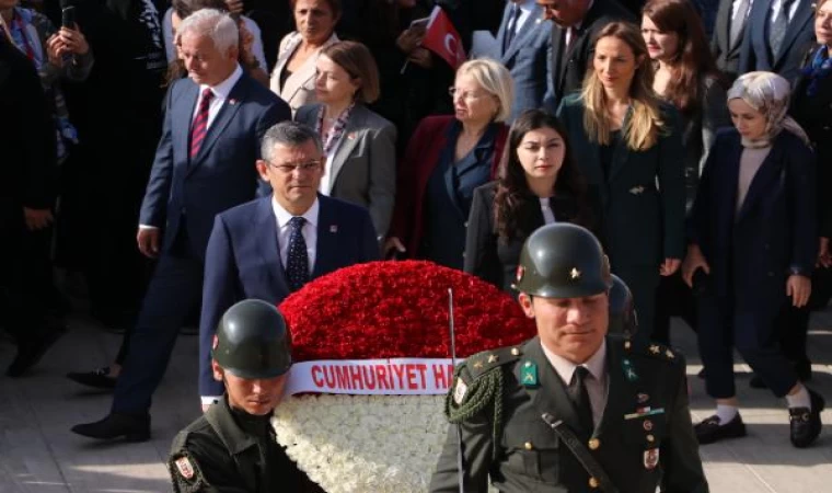 Özgür Özel, Anıtkabir’i ziyaret etti