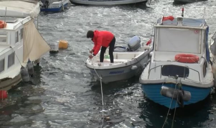 Pendik’te kuvvetli rüzgar nedeniyle 3 tekne battı