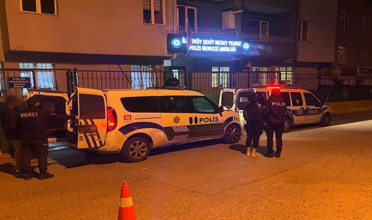 Polise direnen kadının üzerinden tabanca çıktı