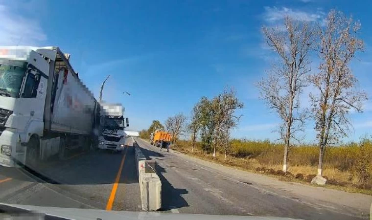 Rusya’da, Türk iş insanının zincirleme kazadan son anda kurtulduğu anlar kamerada