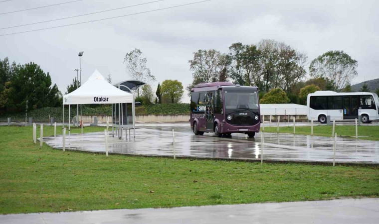 Sakaryada üretilen ilk otonom minibüs görücüye çıktı