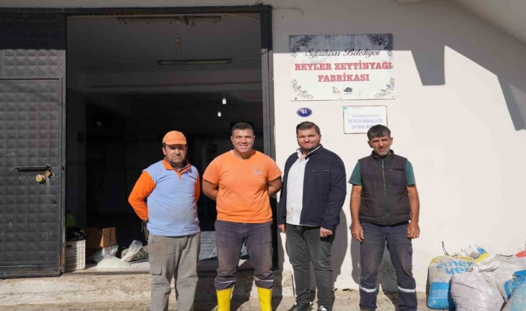 Seferihisar Belediyesi Zeytinyağı Fabrikası üreticiye can simidi oldu