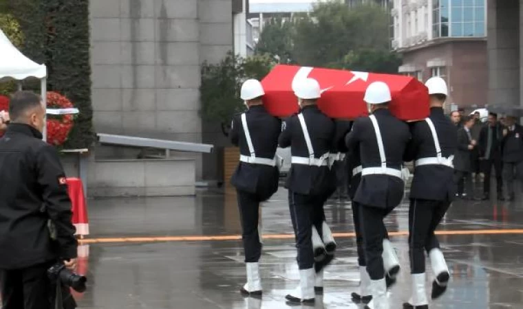 Şehit polis için İstanbul Emniyet Müdürlüğü’nde tören düzenlendi