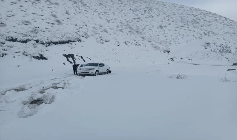 Siirt- Pervari kara yolunda mahsur kalan 8 araç kurtarıldı