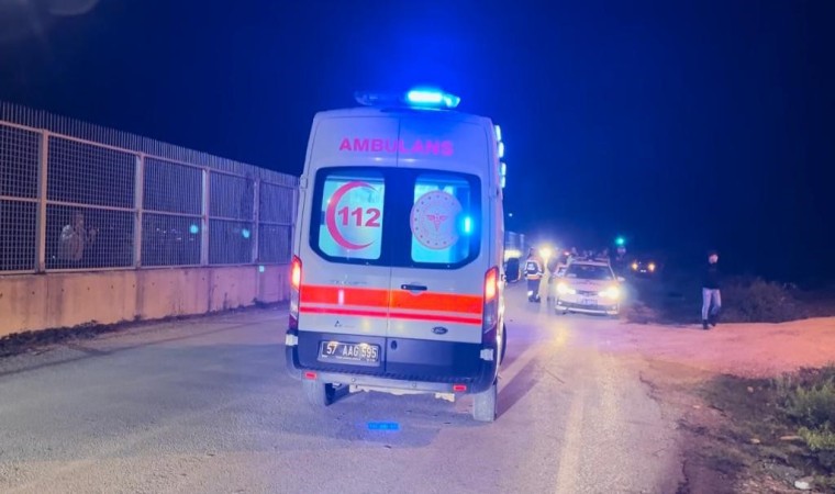 Sinopta hafif ticari araç ile motosiklet çarpıştı: 1 yaralı