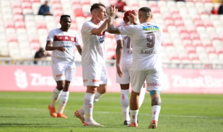 Sivasspor, Hopaspor’u 4-0 yenerek bir üst tura yükseldi