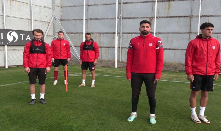 Sivasspor, saat 09.05te saygı duruşunda bulundu