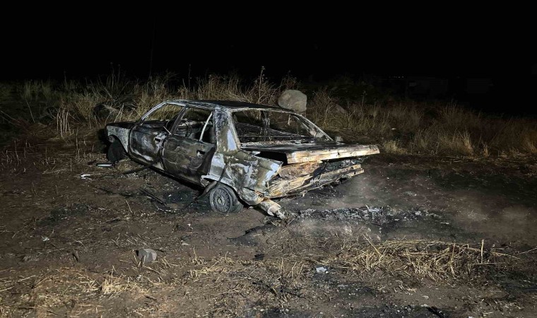 Siverekte kaza yapan otomobiller alev topuna döndü: 1 yaralı