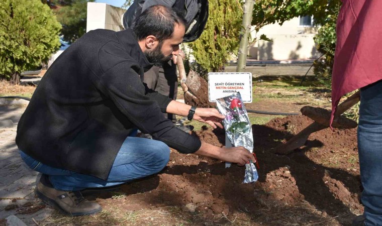 Siverekte şehit öğretmenler unutulmadı