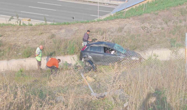 Sultangazideki kazada araç 30 metreden aşağıya uçtu: Motoru yerinden fırladı