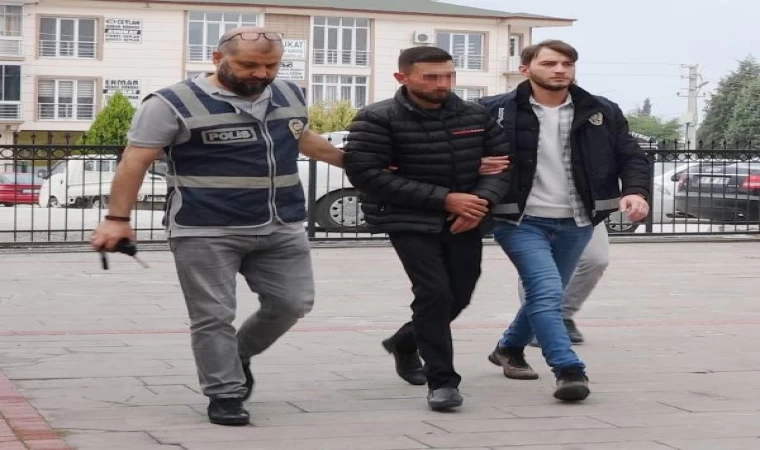 Tabancayla ateş ederken, arkadaşını yaralayan damat adliyede