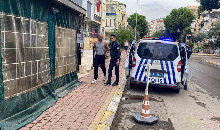 Tadilat tartışmasında tabancayla komşunu ve kız çocuğunu yaralayan şahıs tutuklandı