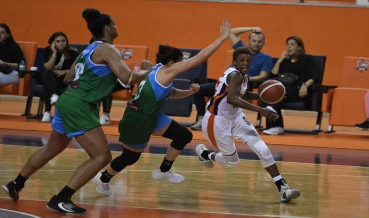 Tarsus Spor - İzmit Belediyespor: 83-87