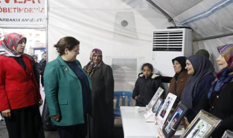 TBMM İnsan Hakları İnceleme Komisyonu Başkanı Derya Yanık, evlat nöbetindeki aileleri ziyaret etti