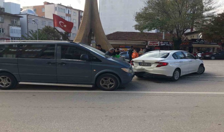 Tepebaşı Kavşağından yaşanan trafik kazasında 1 kişi yaralandı