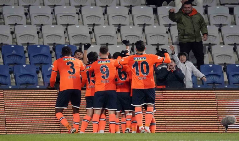 Trendyol Süper Lig: Başakşehir: 1 - Pendikspor: 0 (Maç devam ediyor)