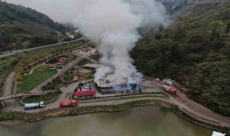 Turizm merkezi Sera Gölündeki sosyal tesis yangını kontrol altına alındı