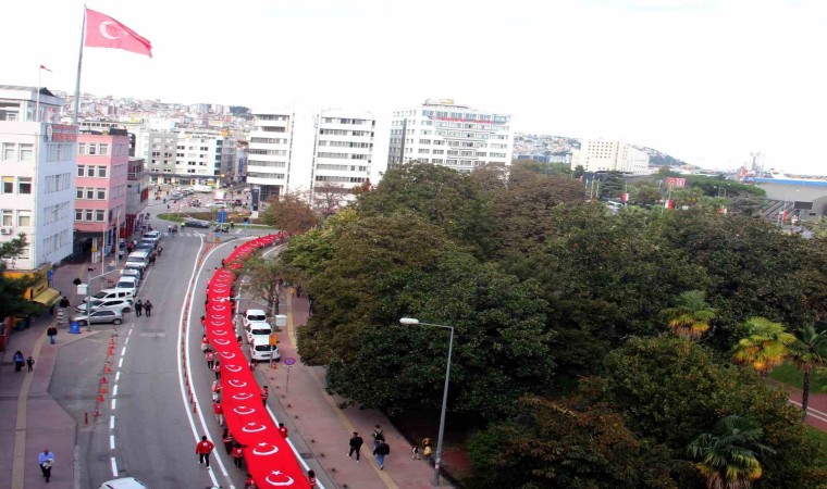 Türk Kızılay Samsun Şubesinden bayrak yürüyüşü