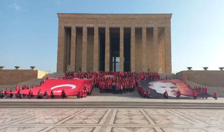 Türk Kızılay’dan Anıtkabir’e ziyaret