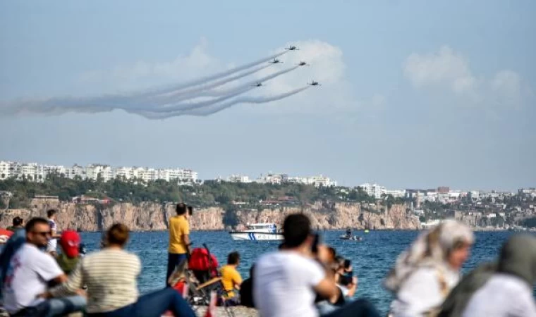 Türk Yıldızları’ndan ’Ata’ya Saygı’ uçuşu/ Ek fotoğraflar