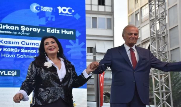 Türkan Şoray ve Ediz Hun, İzmirlilerle buluştu