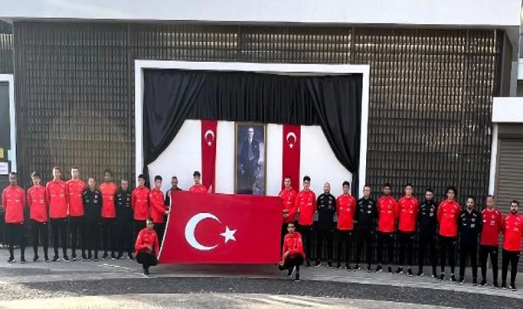 U19 Futbol Milli Takımı, Atatürk’ü anma töreni düzenledi