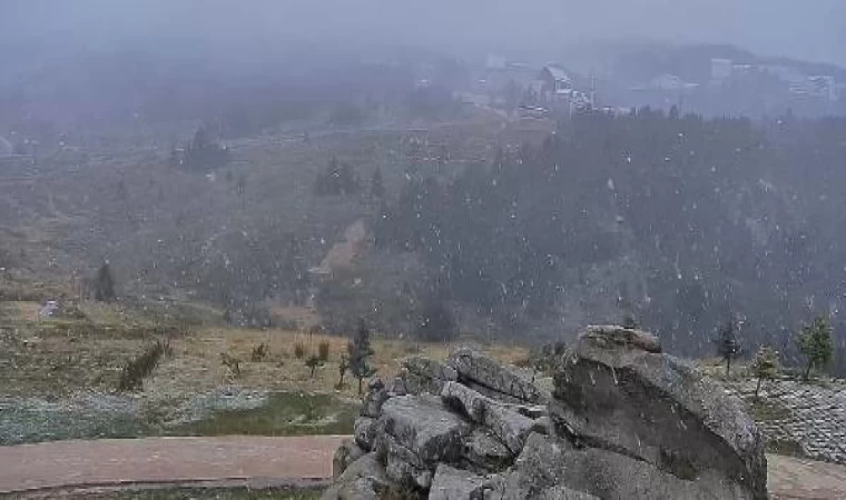 Uludağ’a mevsimin ilk karı yağdı