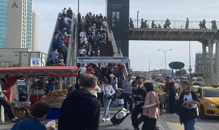 Uluslararası İstanbul Kitap Fuarında hafta sonu yoğunluğu yaşandı