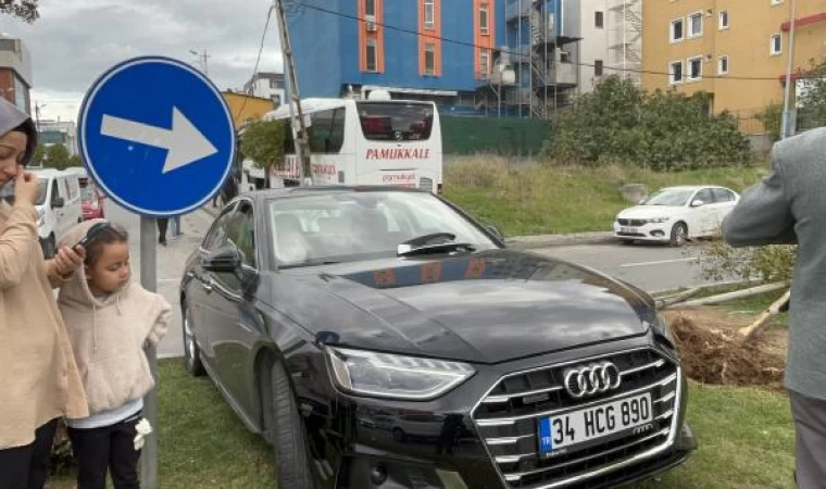 Ümraniye’de otobüs otomobile çarptı: 2 yaralı 