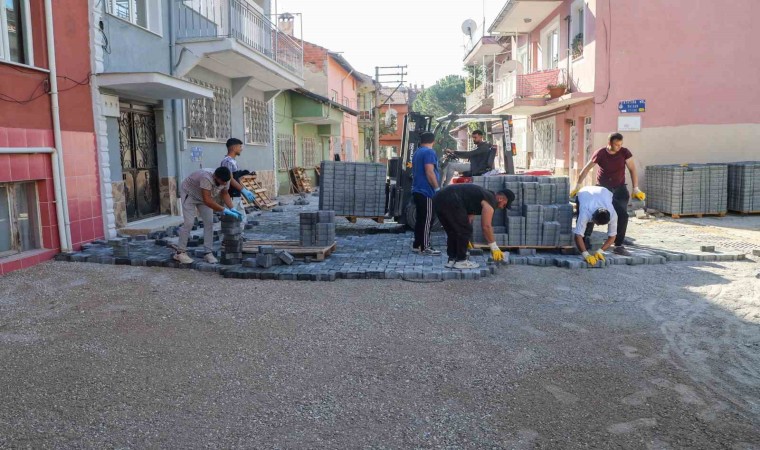 Uşak Belediyesi üstyapı çalışmalarını yoğunlaştırdı