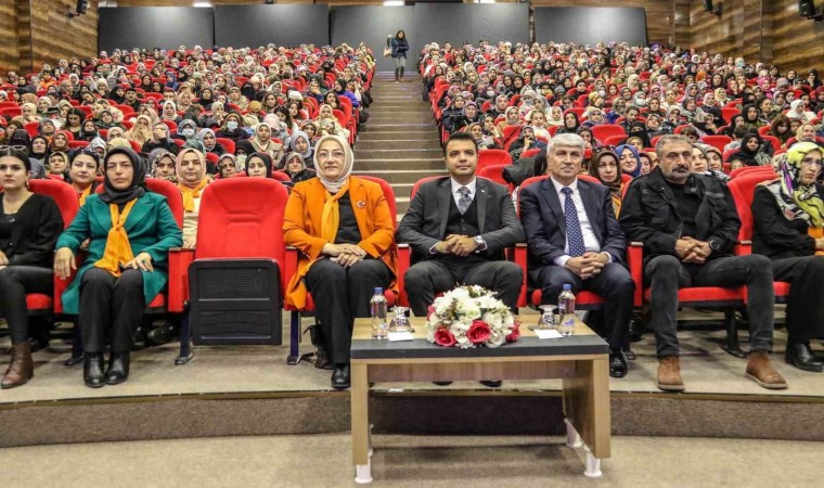 Vanda ‘Kadına Yönelik Şiddetle Mücadele Semineri düzenlendi