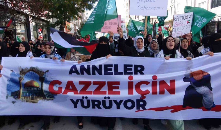 Vanlı anne ve çocuklar Gazze için yürüdü