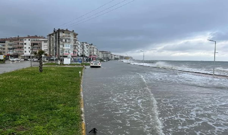 Yalova’da deniz ile kara birleşti; İDO seferleri iptal