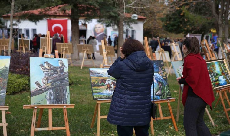 Yaşlıların resim sergisine büyük ilgi