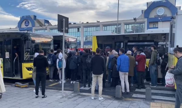 Yenikapı - Atatürk Havalimanı metrosundaki çalışma nedeniyle seferler İETT araçlarıyla sağlanıyor