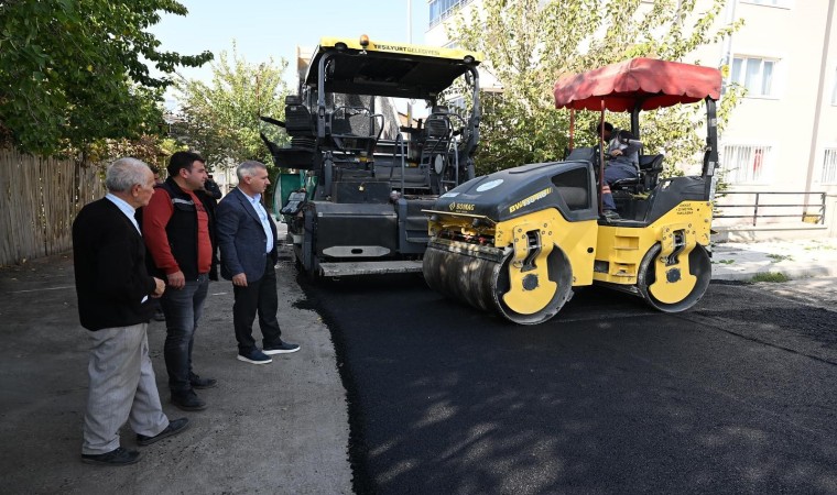 Yeşilyurtta yol çalışmaları sürüyor