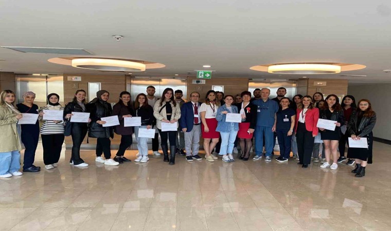 Yoğun Bakım Hemşireliği Sertifikasyon Eğitim Programı yeni mezunlarını verdi