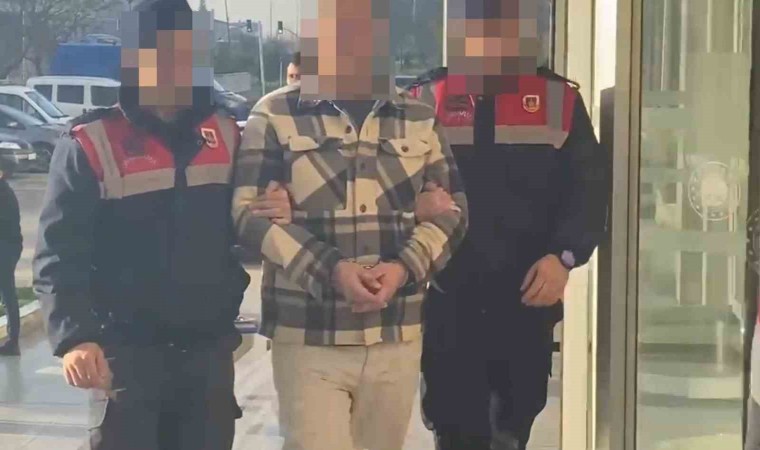 2 araçtan 8 tabanca çıktı: 3 gözaltı